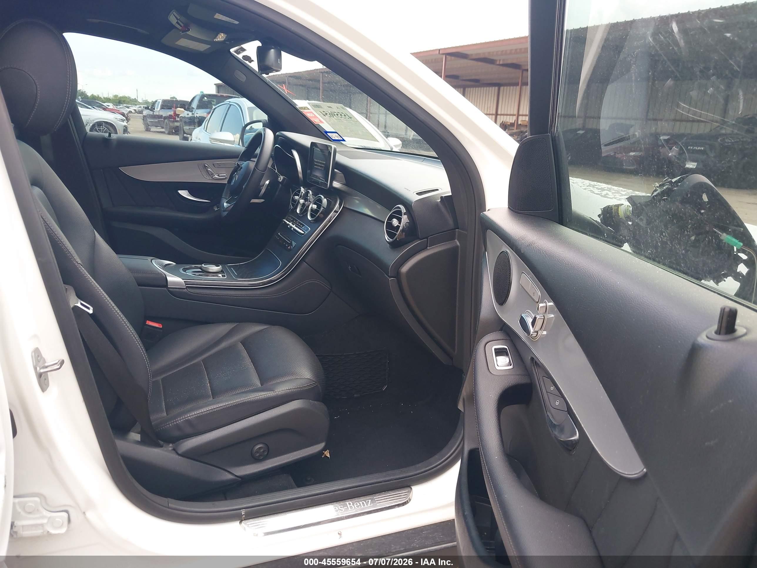 2019 MERCEDES-BENZ GLC 300 4MATIC
