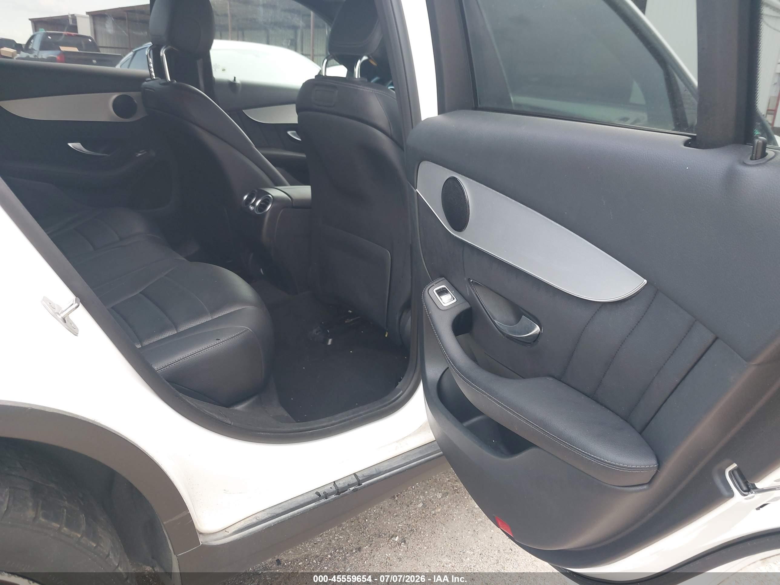 2019 MERCEDES-BENZ GLC 300 4MATIC