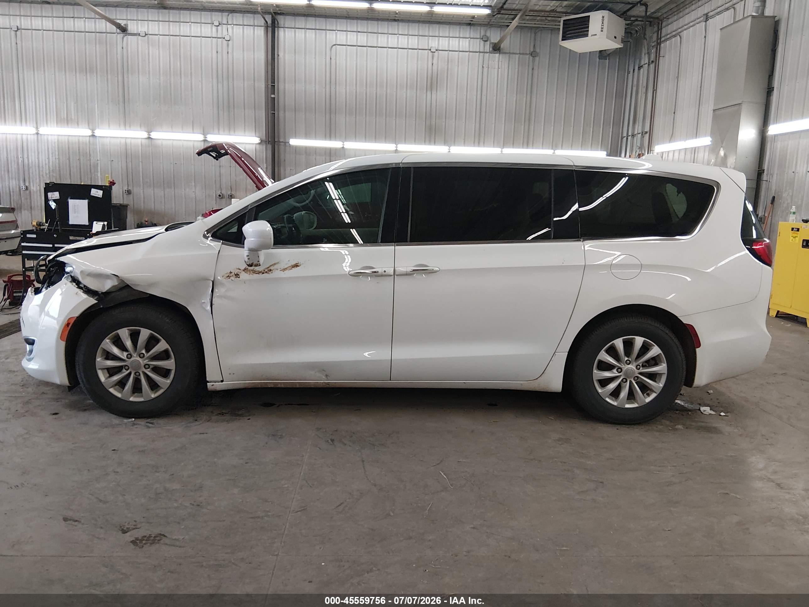 2018 CHRYSLER PACIFICA TOURING PLUS