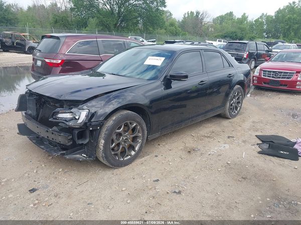 2016 CHRYSLER 300 — I2