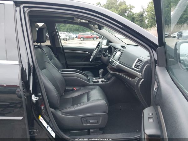 2017 TOYOTA HIGHLANDER LIMITED PLATINUM