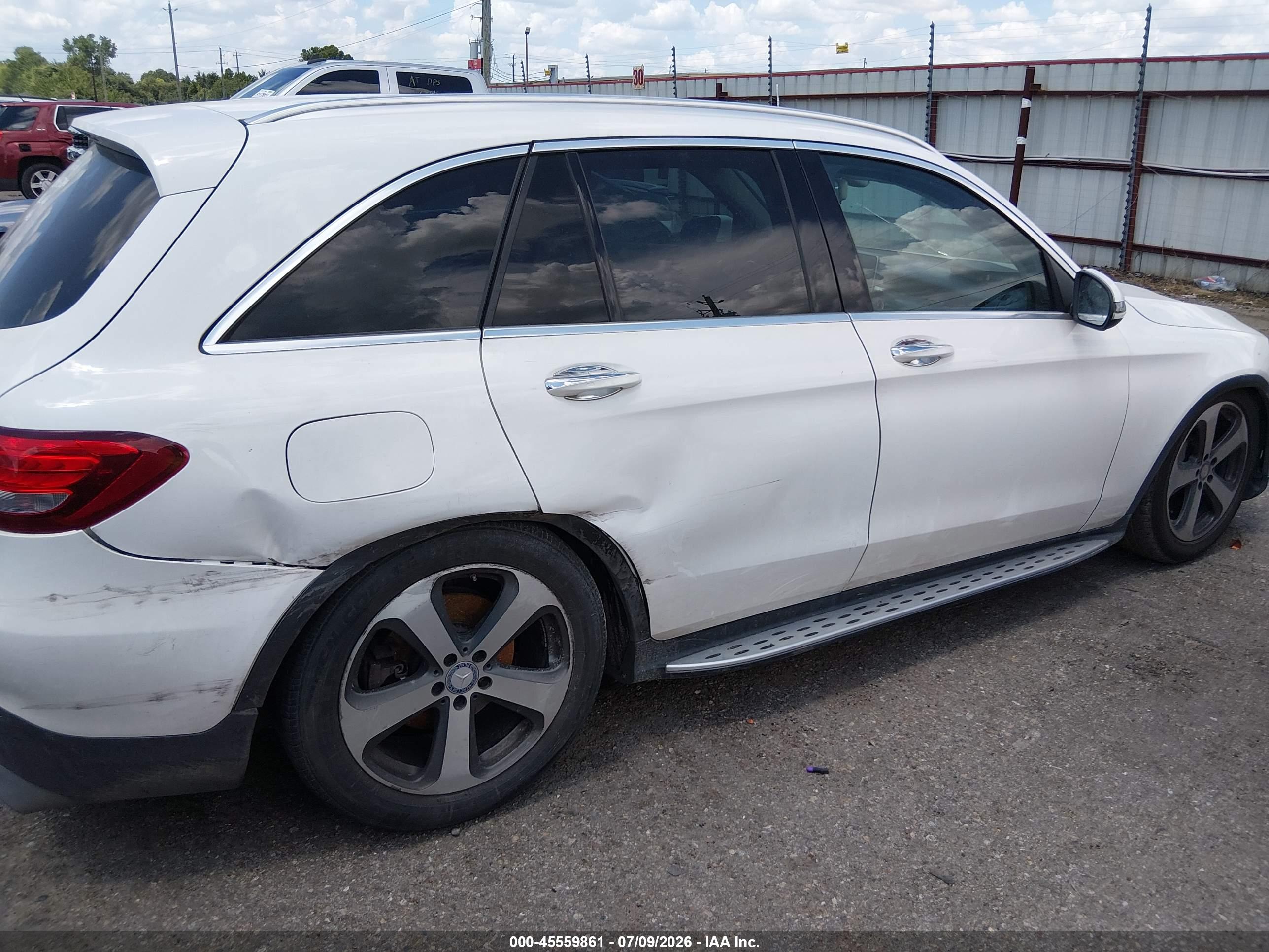 2016 MERCEDES-BENZ GLC 300 GLC300