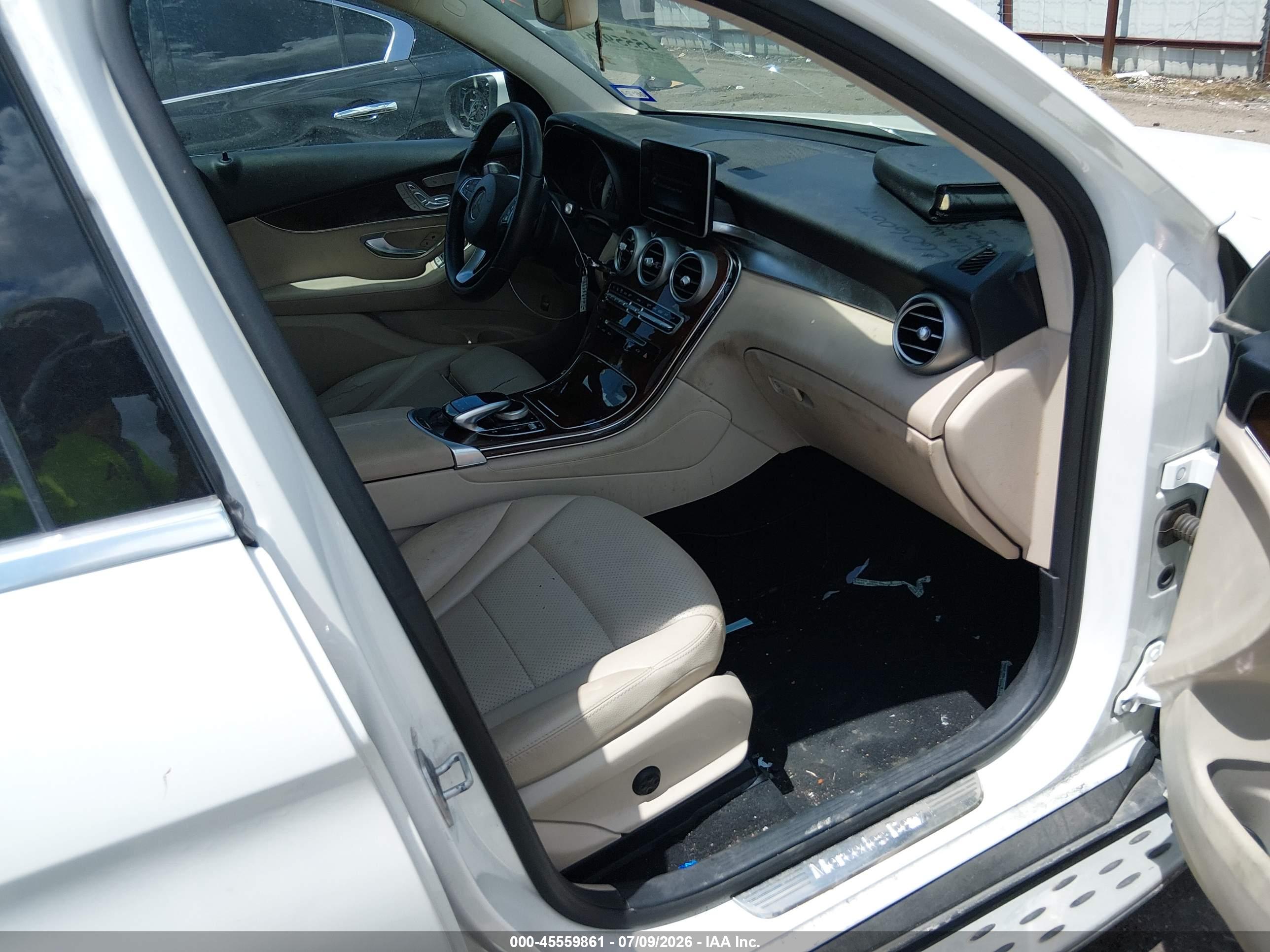 2016 MERCEDES-BENZ GLC 300 GLC300