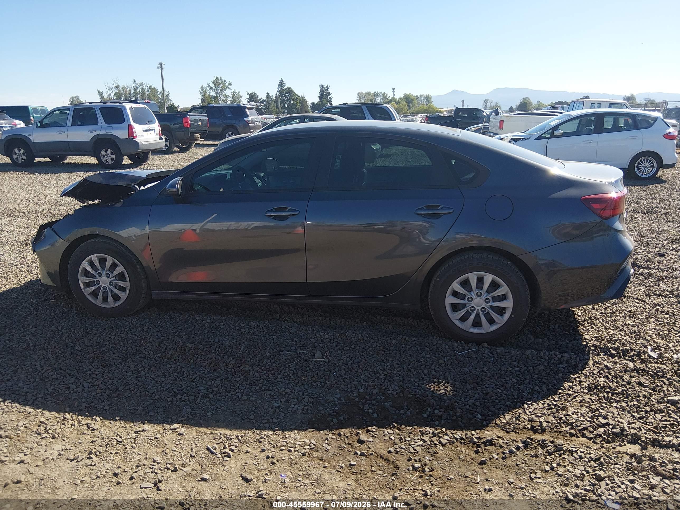 2023 KIA FORTE LX