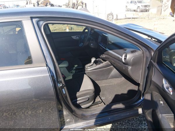 2023 KIA FORTE LX