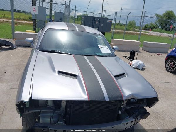 2016 DODGE CHALLENGER SXT
