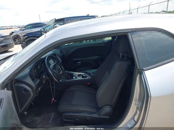 2016 DODGE CHALLENGER SXT