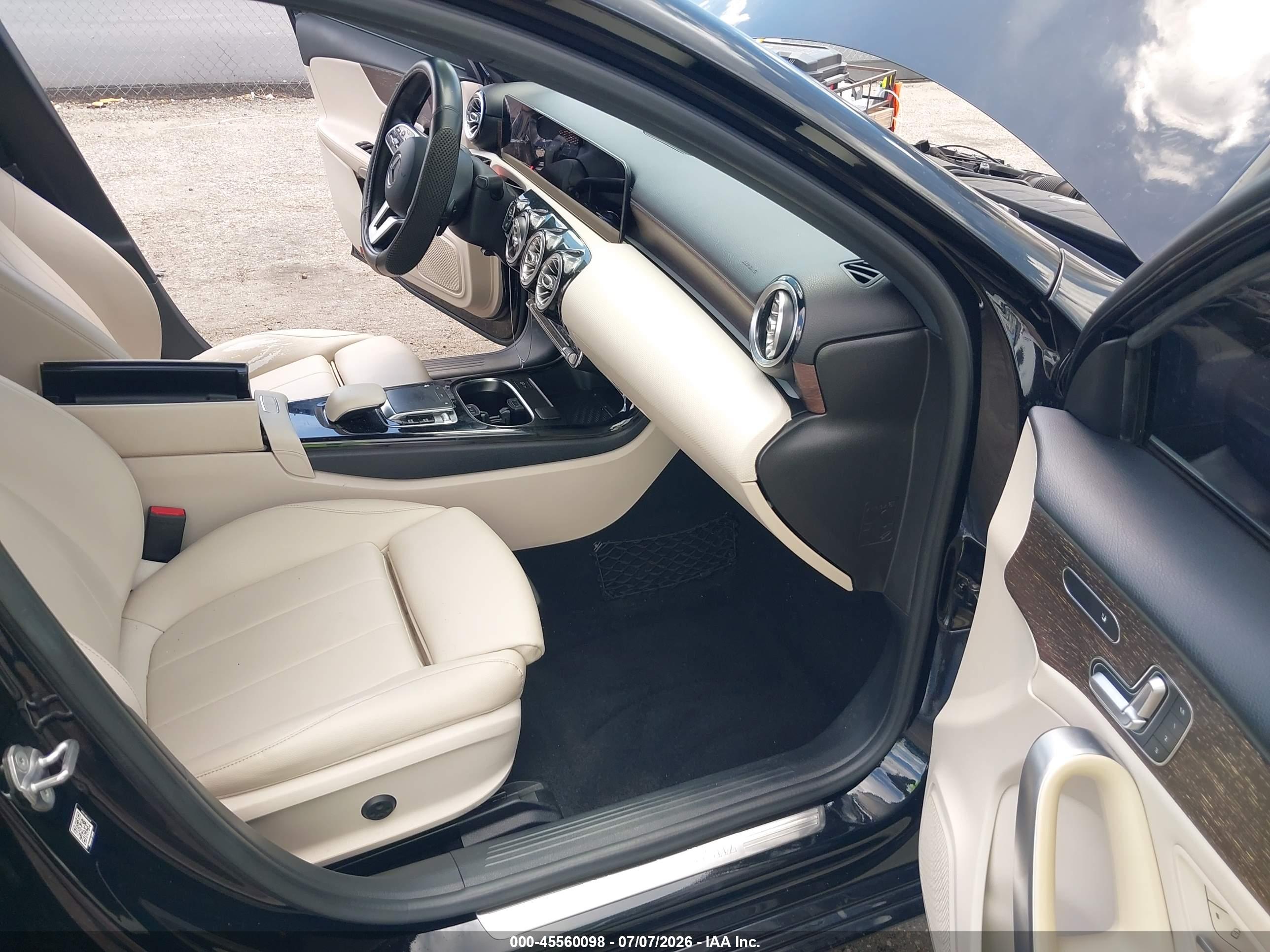 2019 MERCEDES-BENZ A 220 4MATIC
