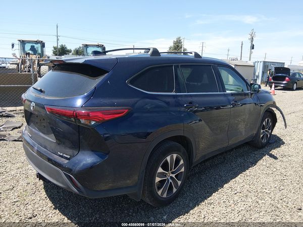 2021 TOYOTA HIGHLANDER XLE