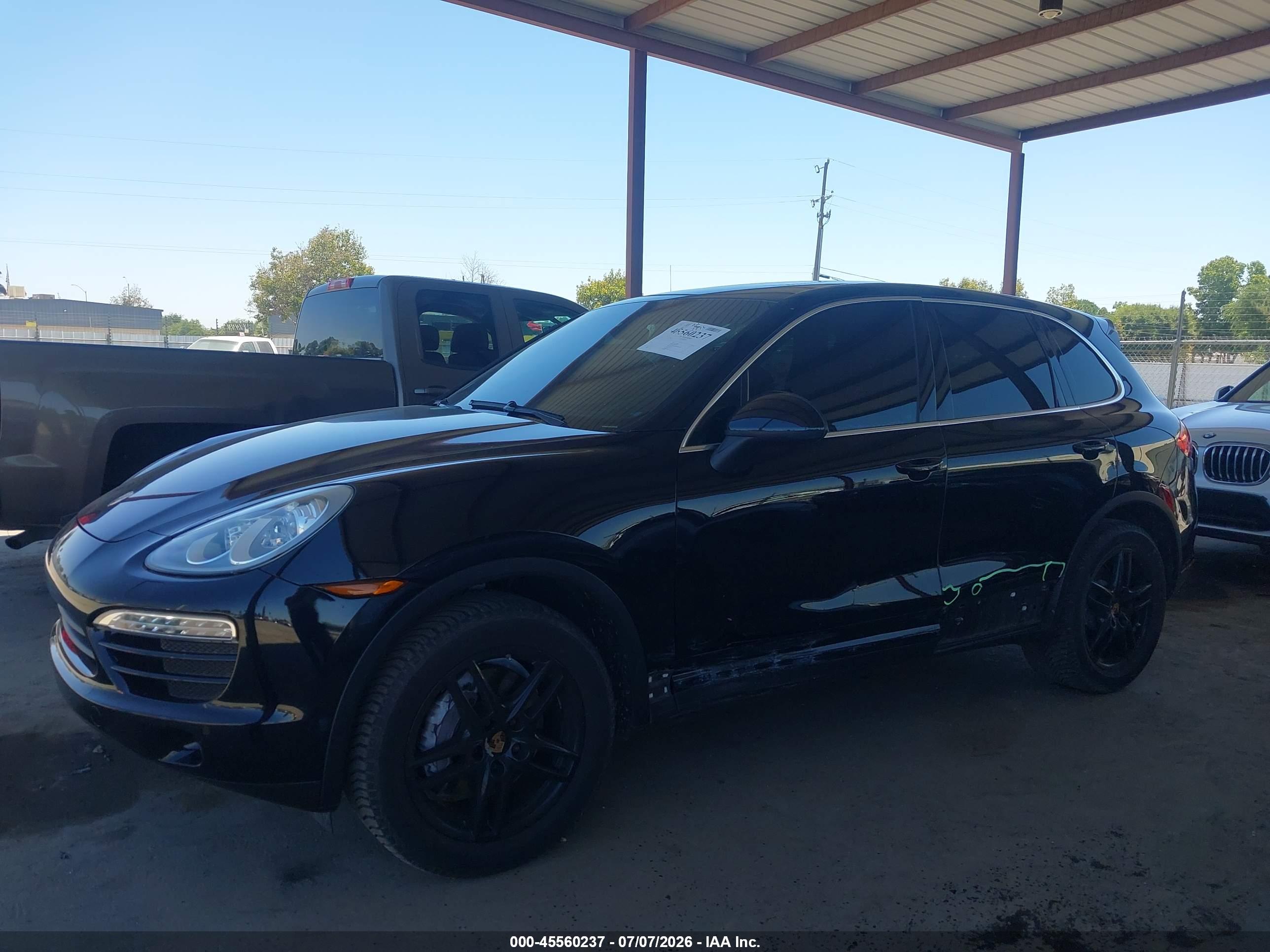 2014 PORSCHE CAYENNE