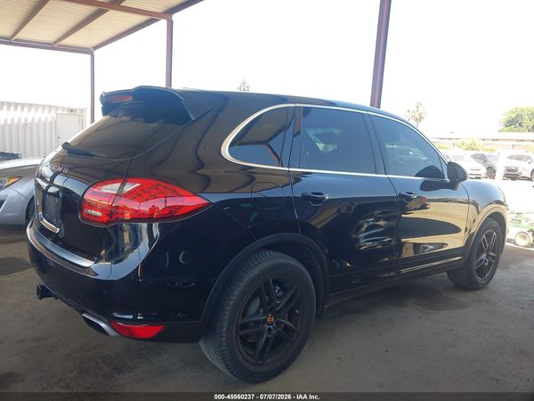 2014 PORSCHE CAYENNE