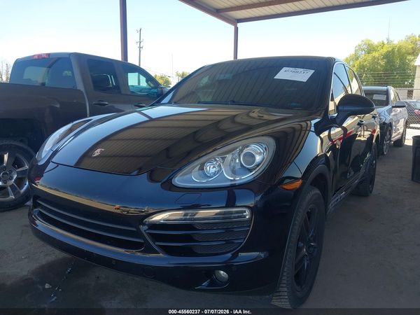 2014 PORSCHE CAYENNE