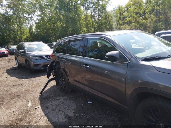 2019 TOYOTA HIGHLANDER SE