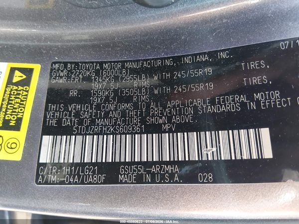 2019 TOYOTA HIGHLANDER SE