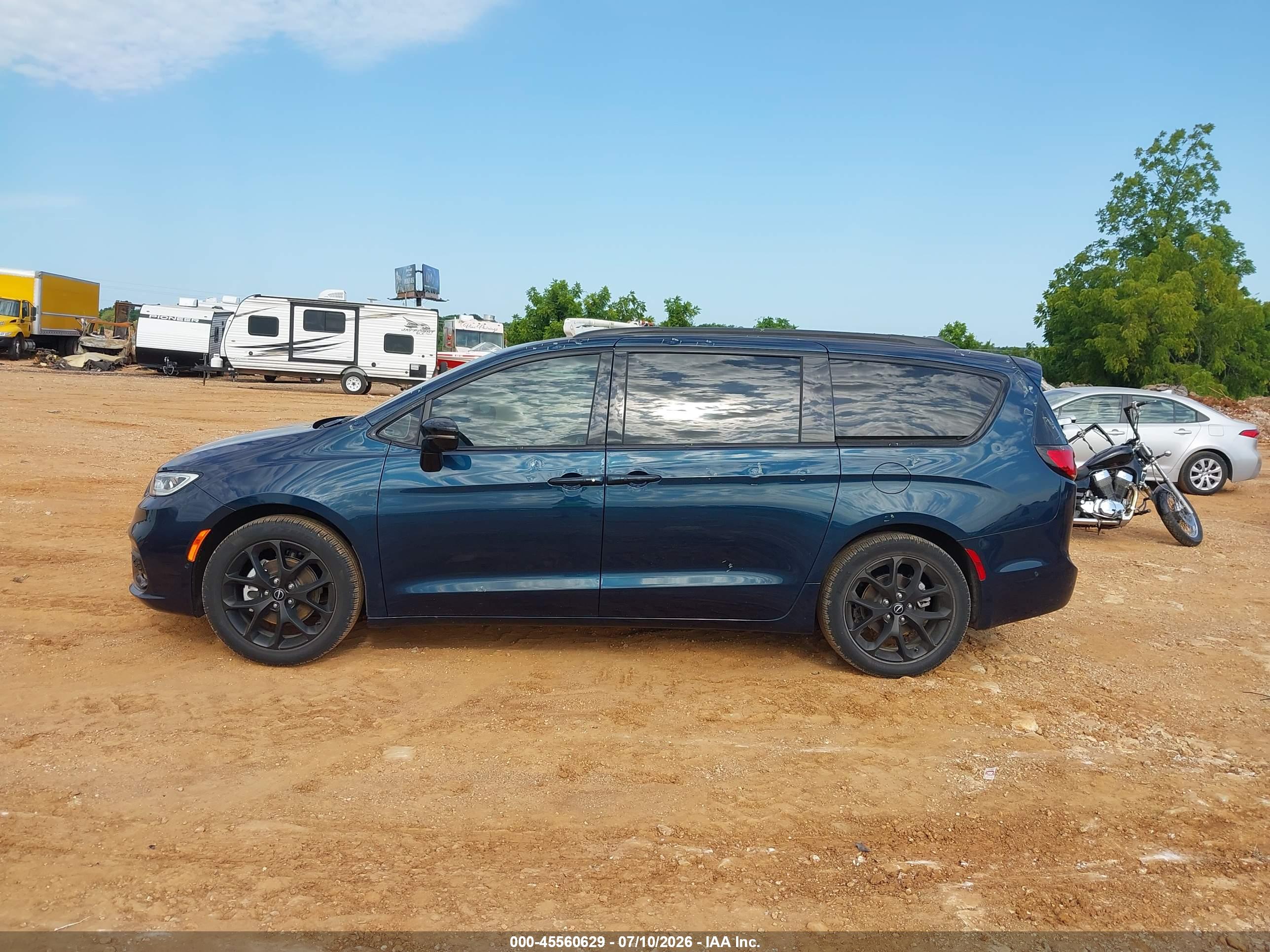 2025 CHRYSLER PACIFICA LIMITED