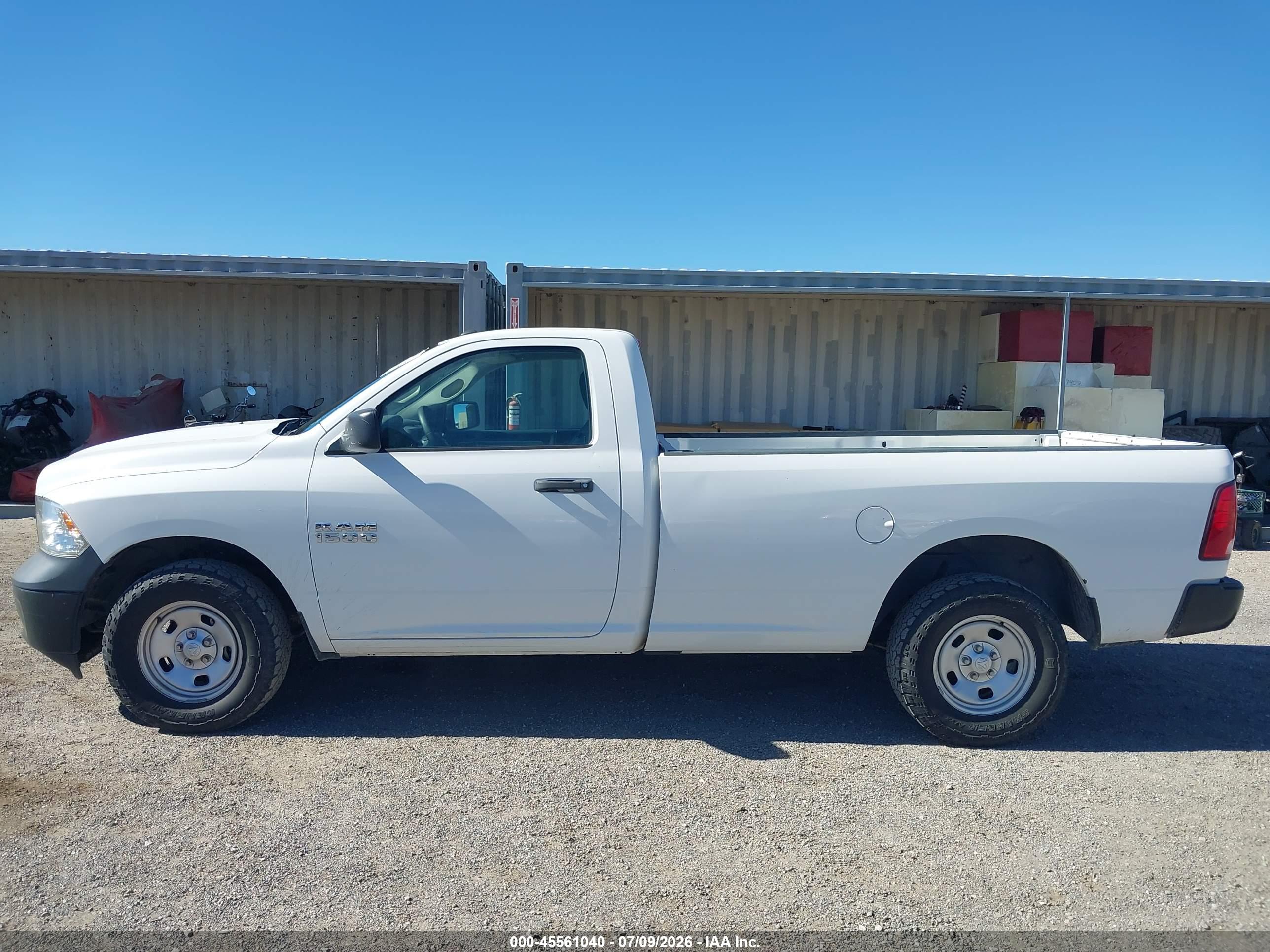 2017 RAM 1500 TRADESMAN  4X4 8' BOX