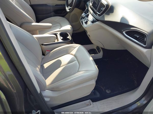2021 CHRYSLER VOYAGER LXI
