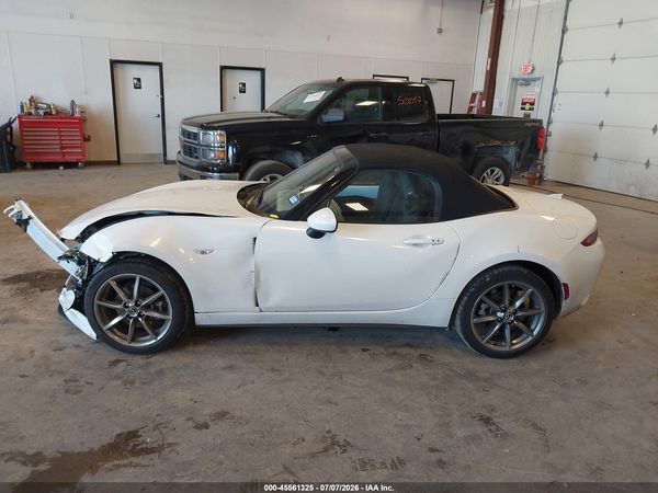2022 MAZDA MX-5 MIATA