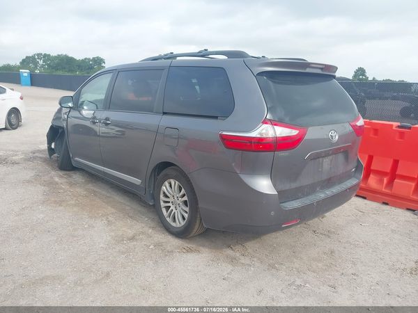 2017 TOYOTA SIENNA XLE 8 PASSENGER — I3