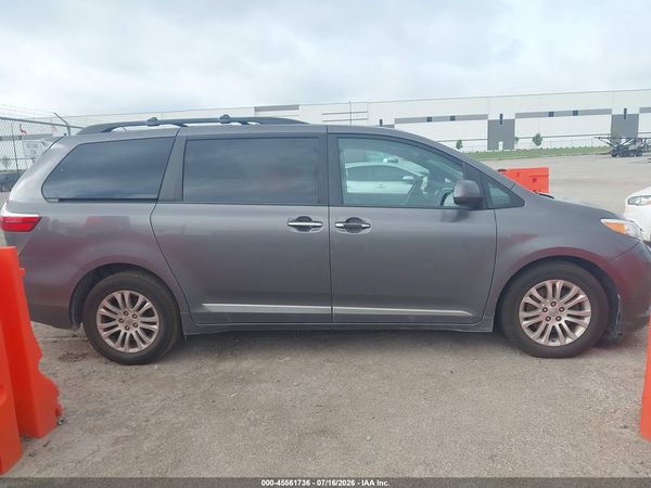 2017 TOYOTA SIENNA XLE 8 PASSENGER — I116