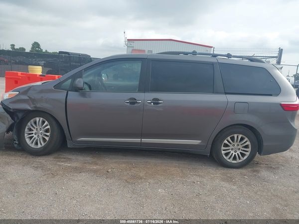 2017 TOYOTA SIENNA XLE 8 PASSENGER — I117