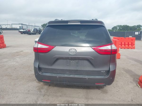 2017 TOYOTA SIENNA XLE 8 PASSENGER — I119
