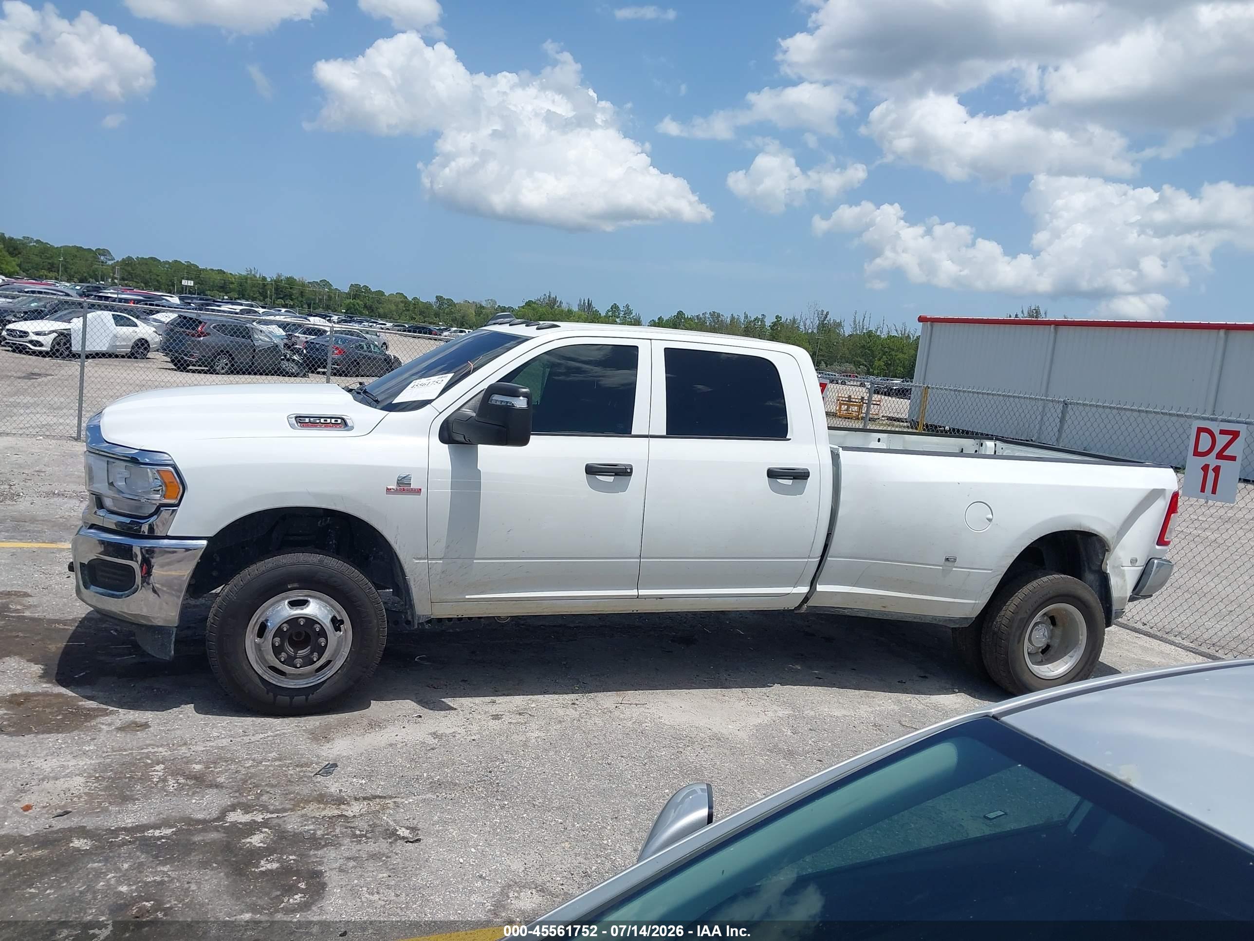 2024 RAM 3500 TRADESMAN  4X4 8' BOX