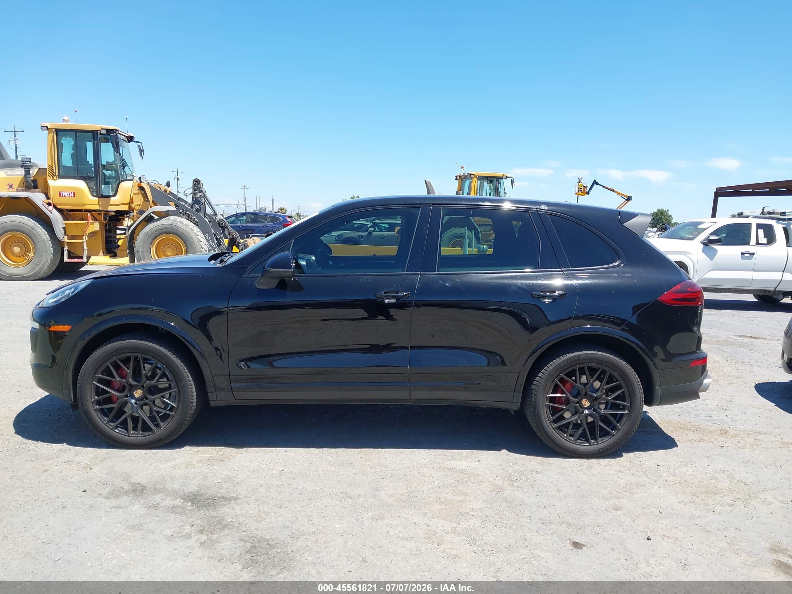 2017 PORSCHE CAYENNE PLATINUM EDITION