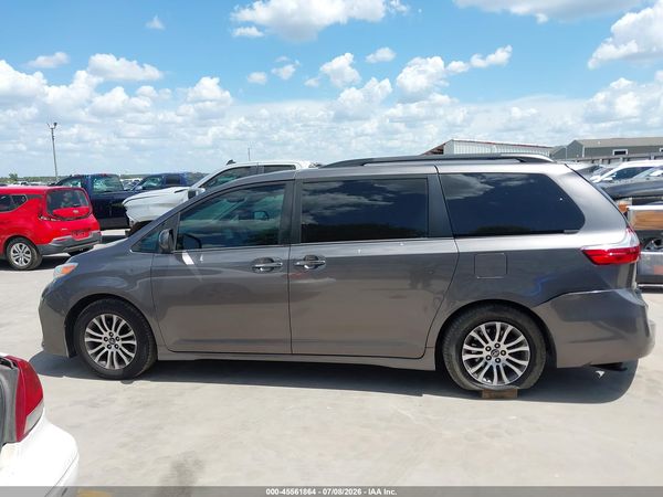 2019 TOYOTA SIENNA XLE 8 PASSENGER