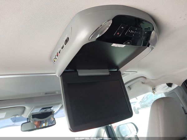 2019 TOYOTA SIENNA XLE 8 PASSENGER