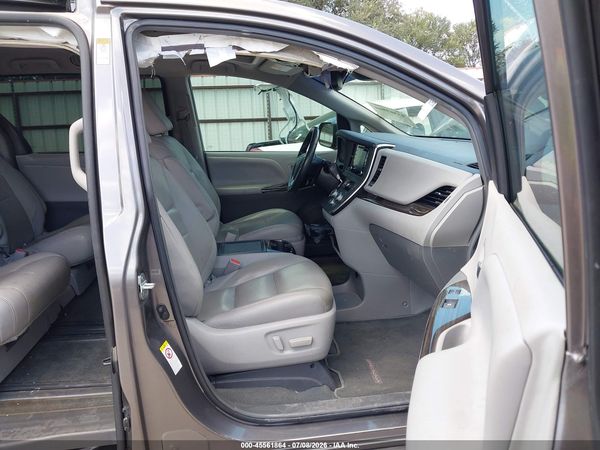 2019 TOYOTA SIENNA XLE 8 PASSENGER