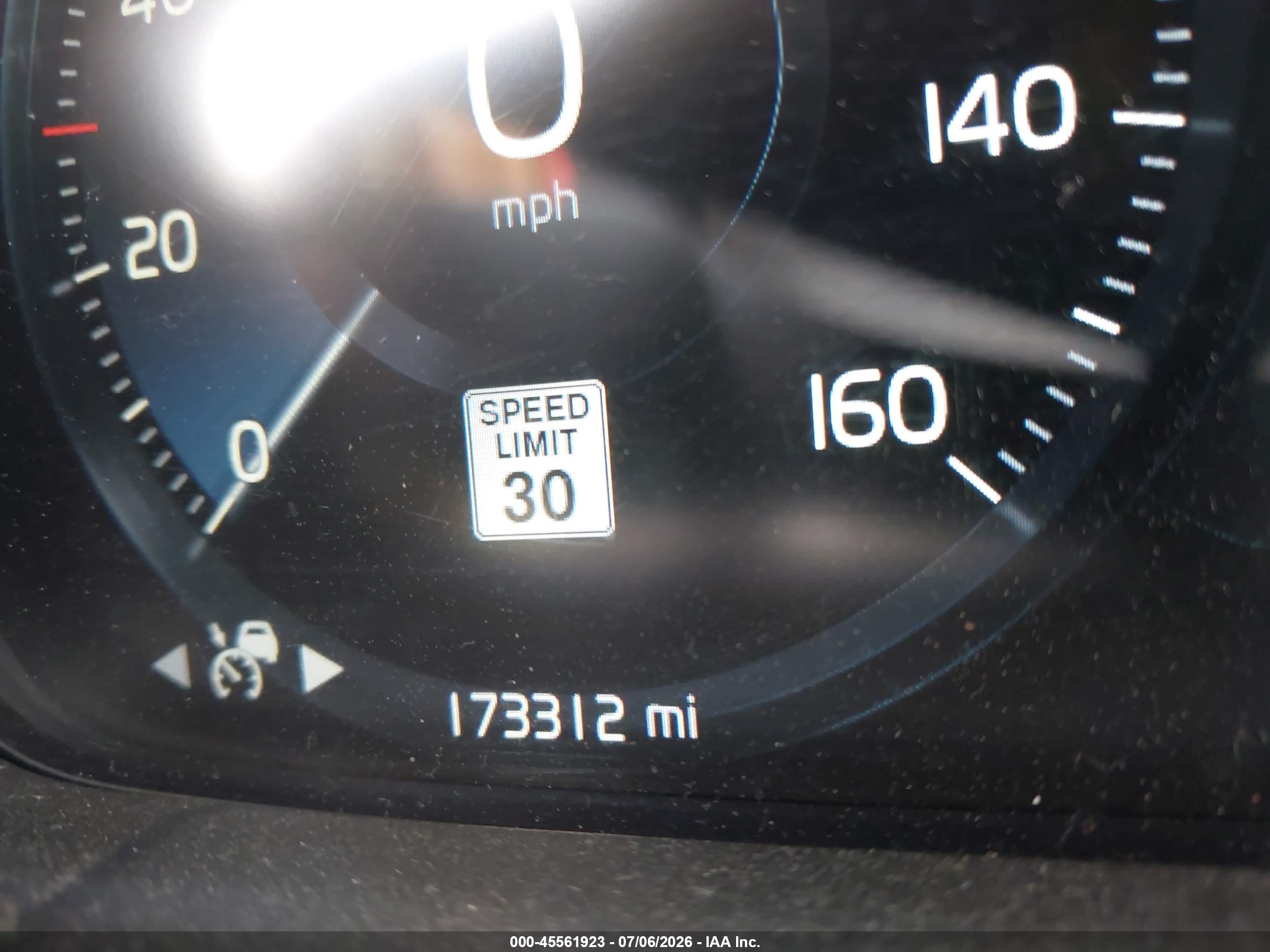 2019 VOLVO XC90 T6 MOMENTUM