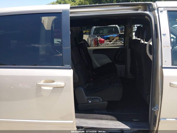 2014 DODGE GRAND CARAVAN SE 30TH ANNIVERSARY — I8