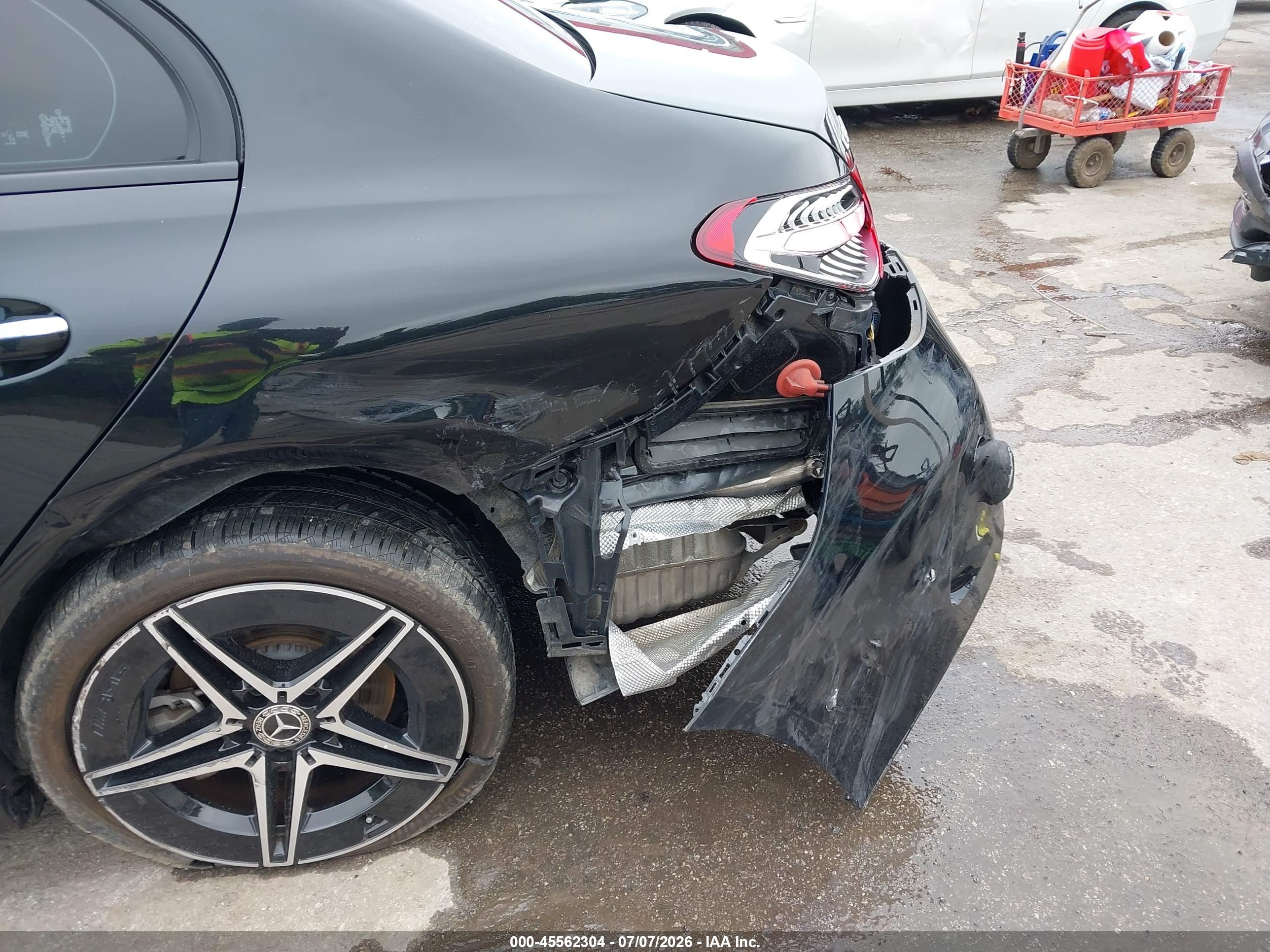 2024 MERCEDES-BENZ C 300