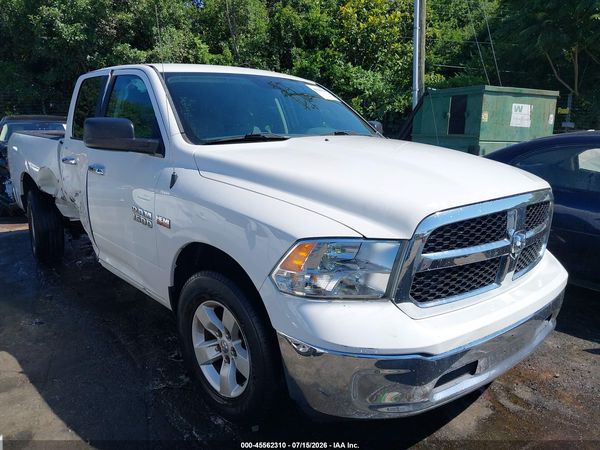 2017 RAM 1500 SLT  4X2 6'4 BOX