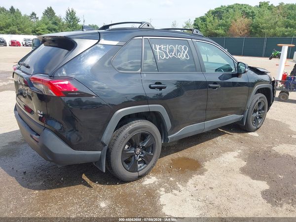 2022 TOYOTA RAV4 XLE