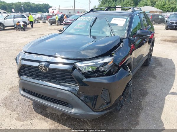 2022 TOYOTA RAV4 XLE