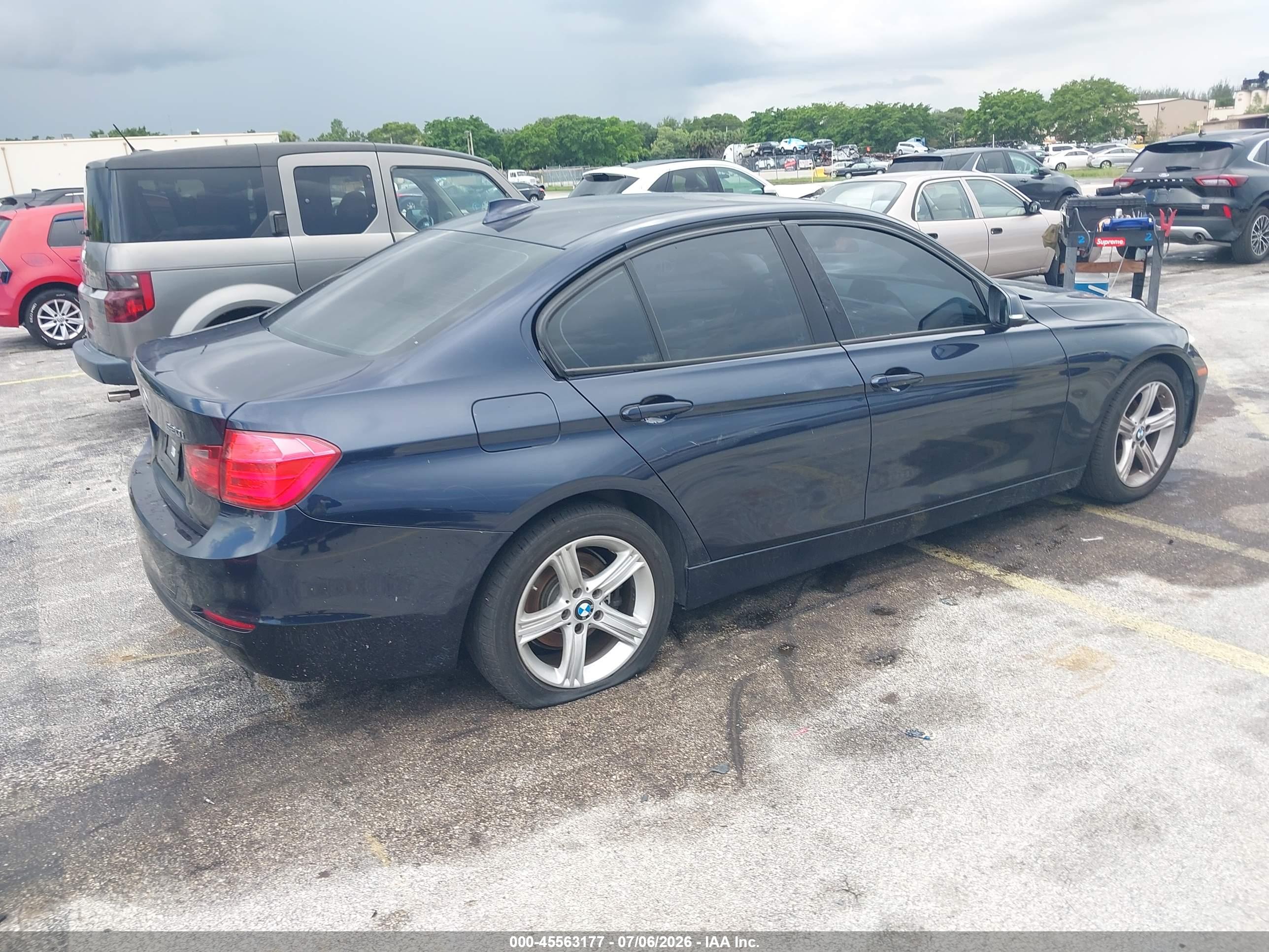 2013 BMW 320I SA