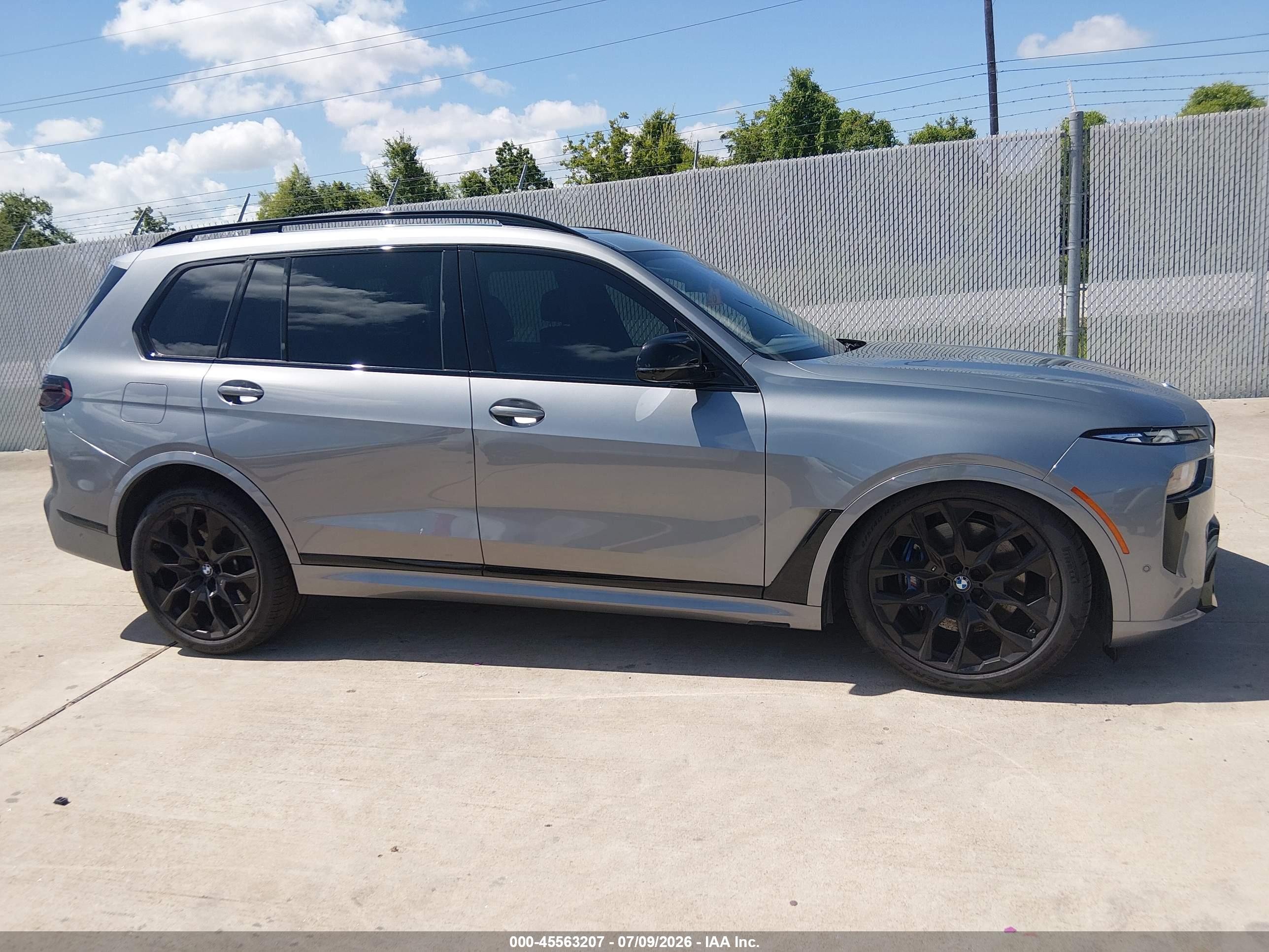 2025 BMW X7 M60I