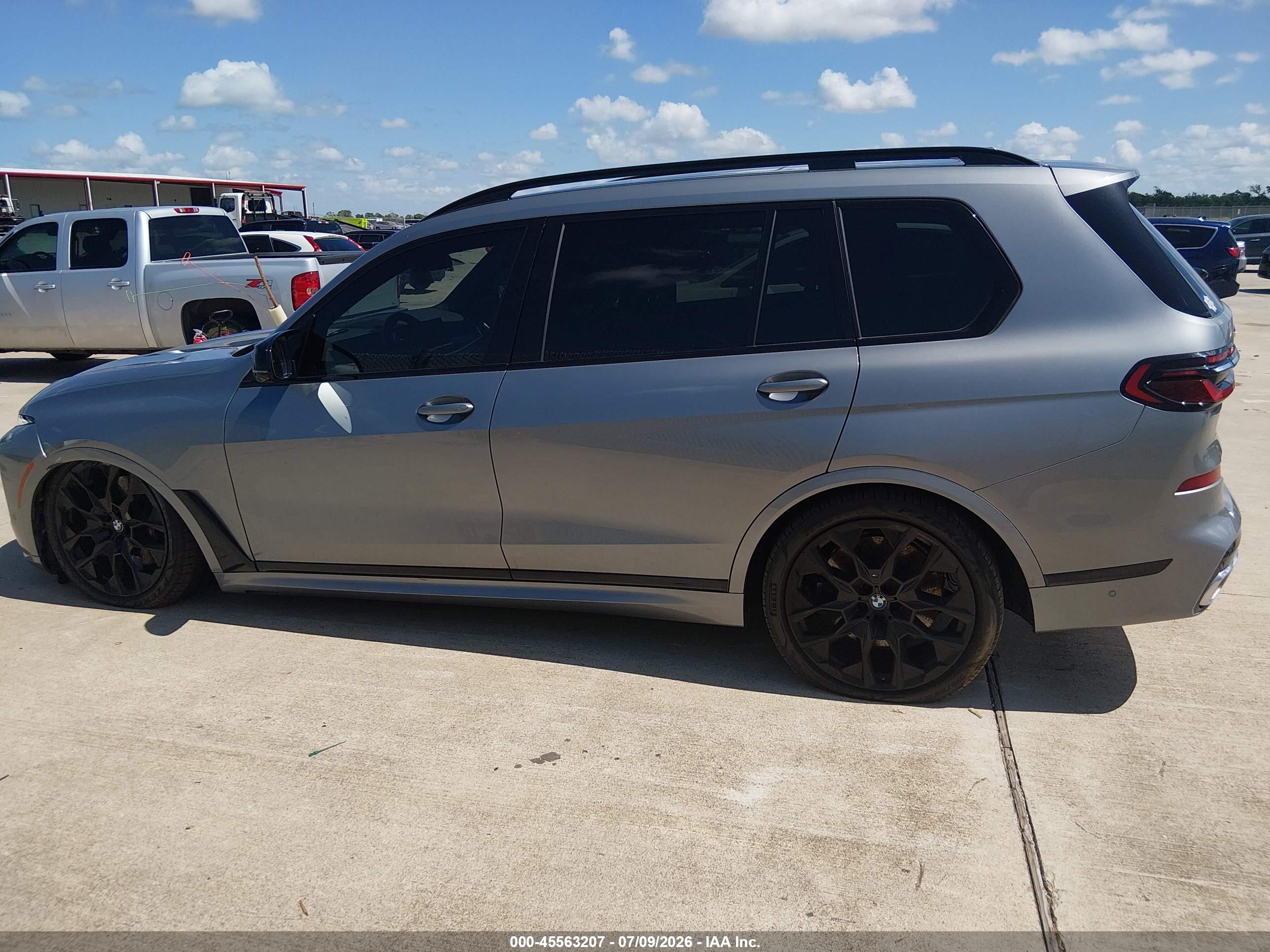 2025 BMW X7