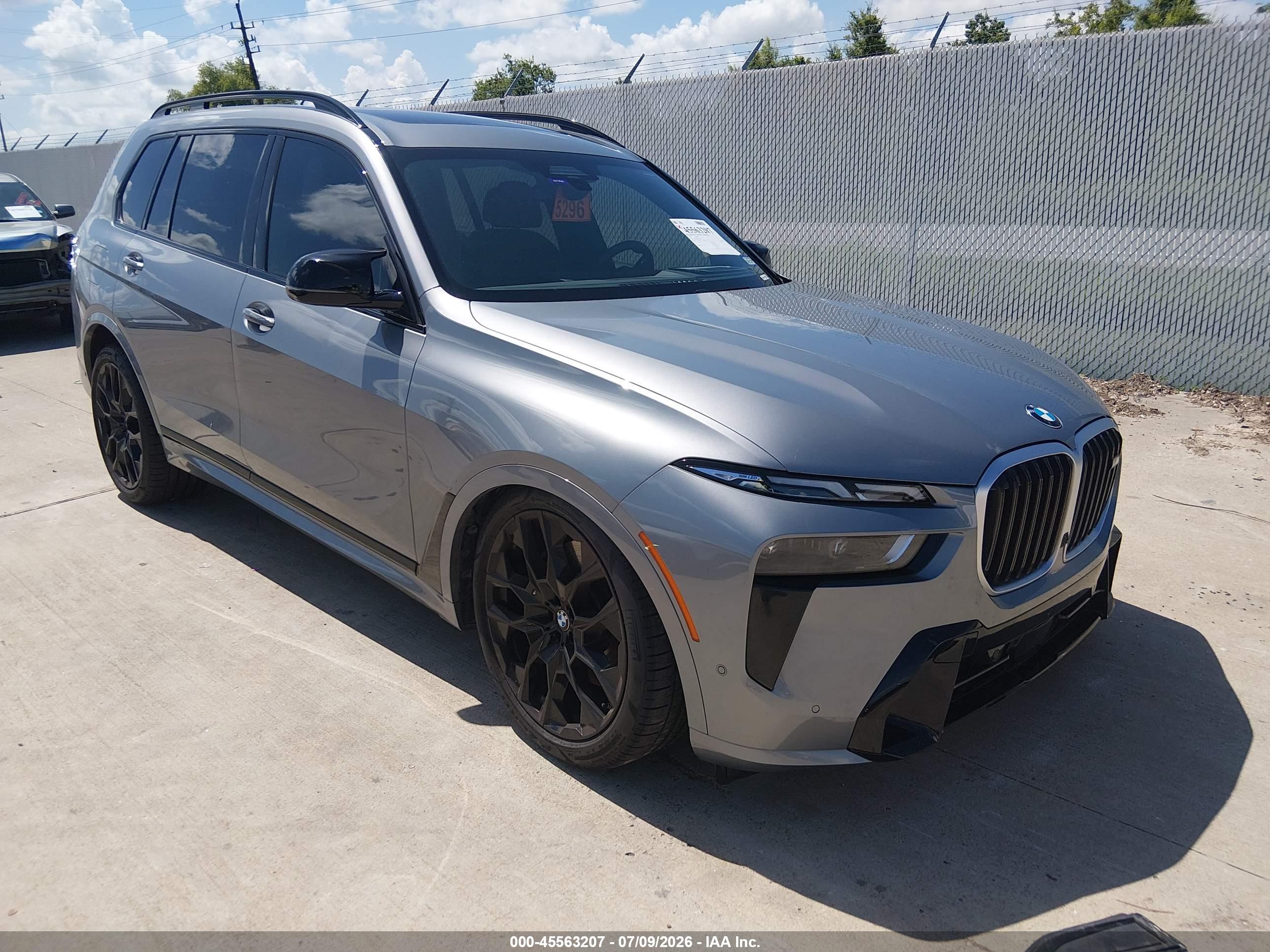 2025 BMW X7 M60I