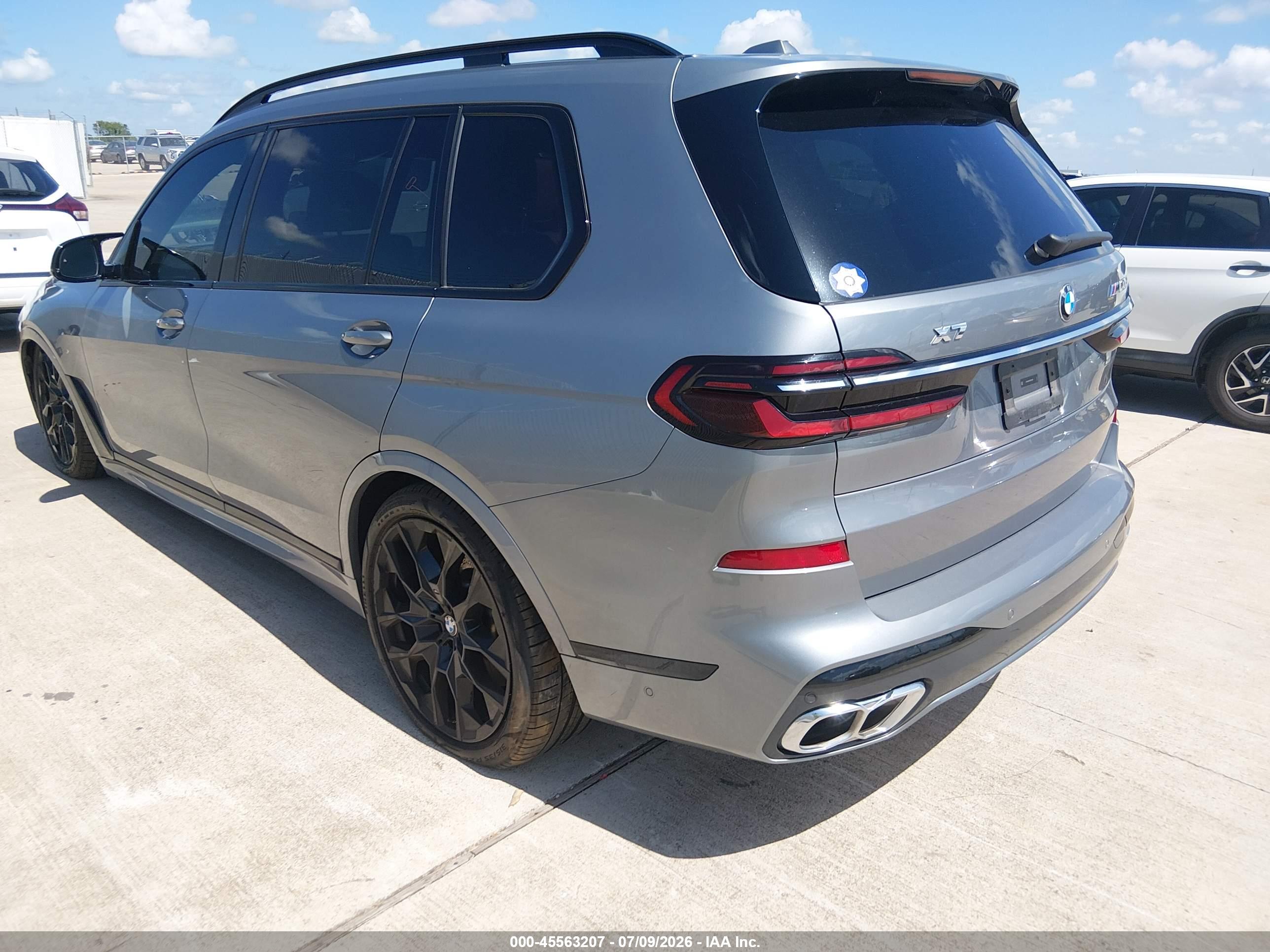 2025 BMW X7 M60I