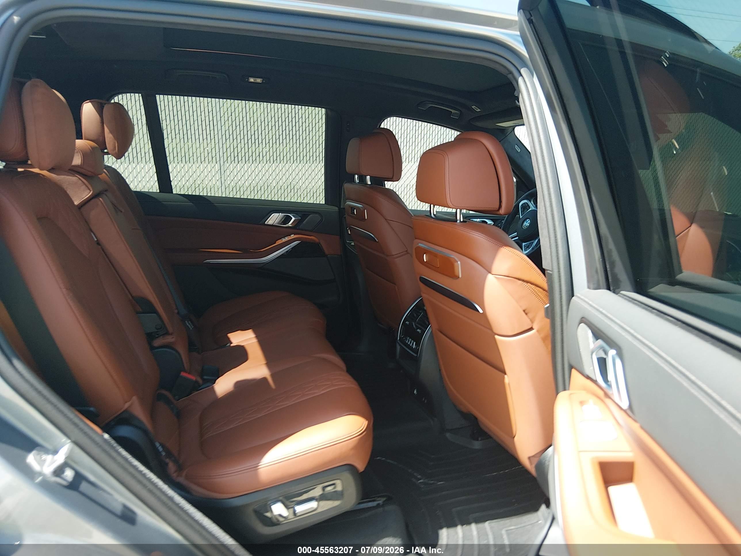 2025 BMW X7 M60I