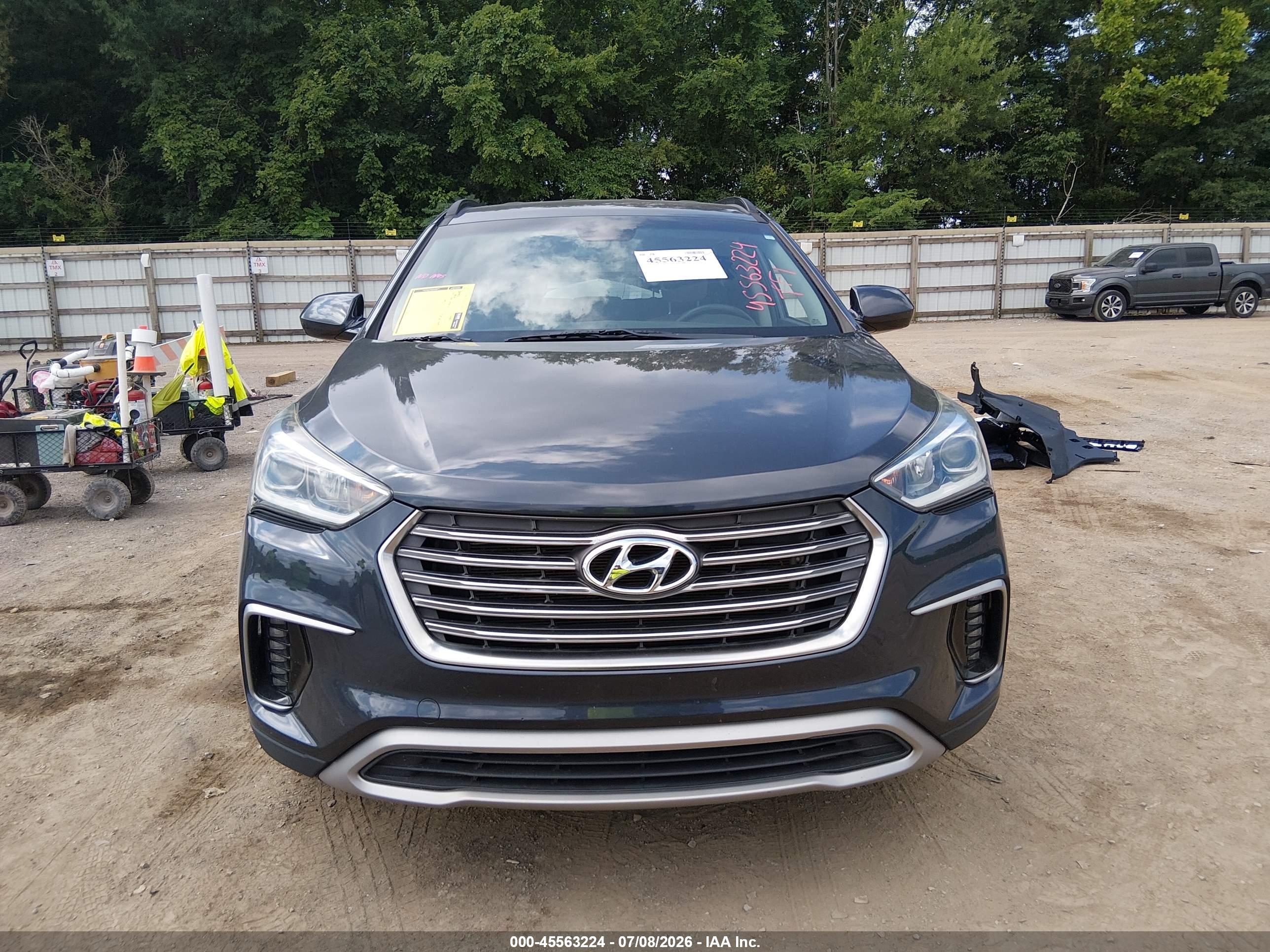2018 HYUNDAI SANTA FE SE Base