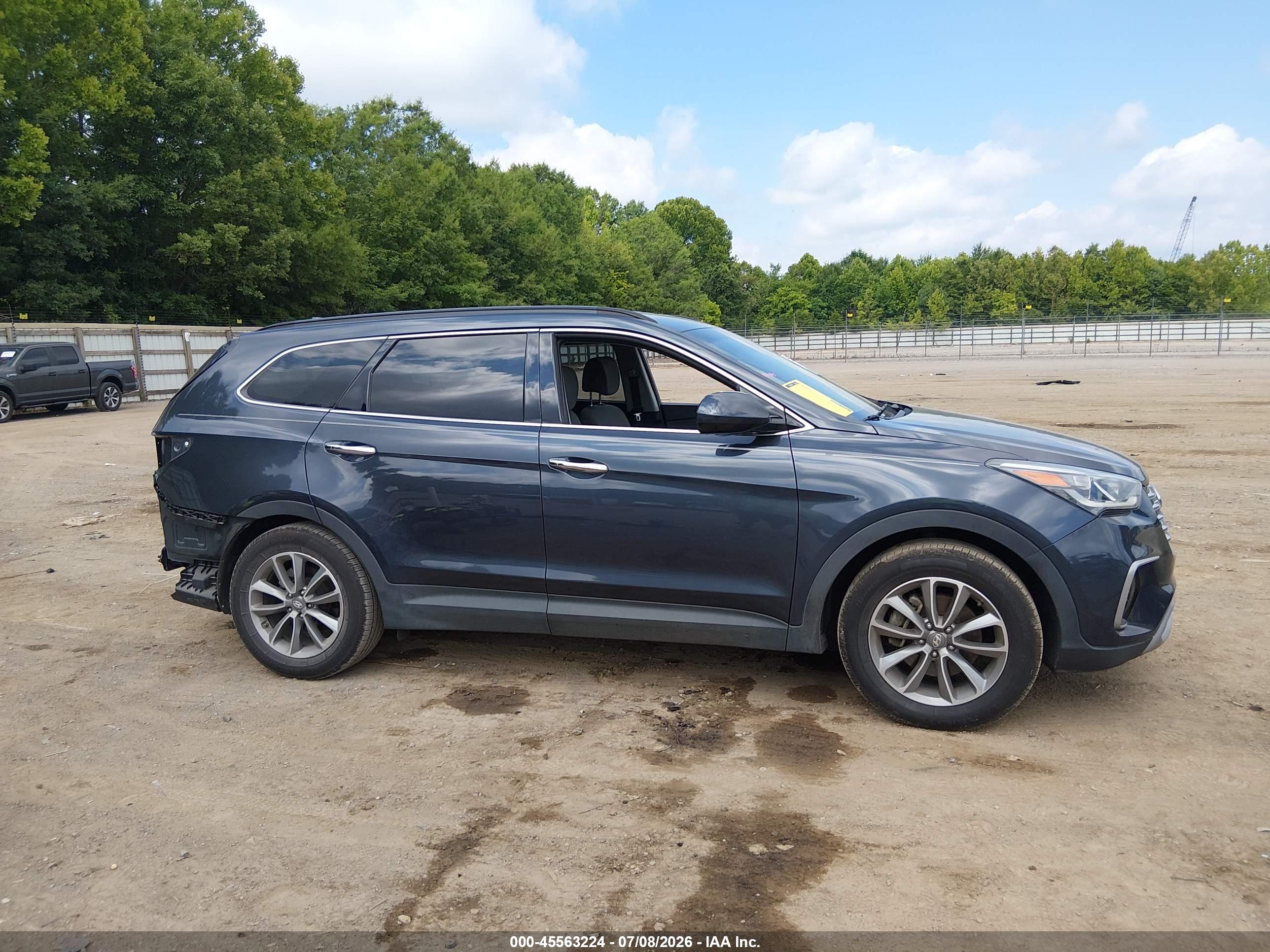 2018 HYUNDAI SANTA FE SE Base