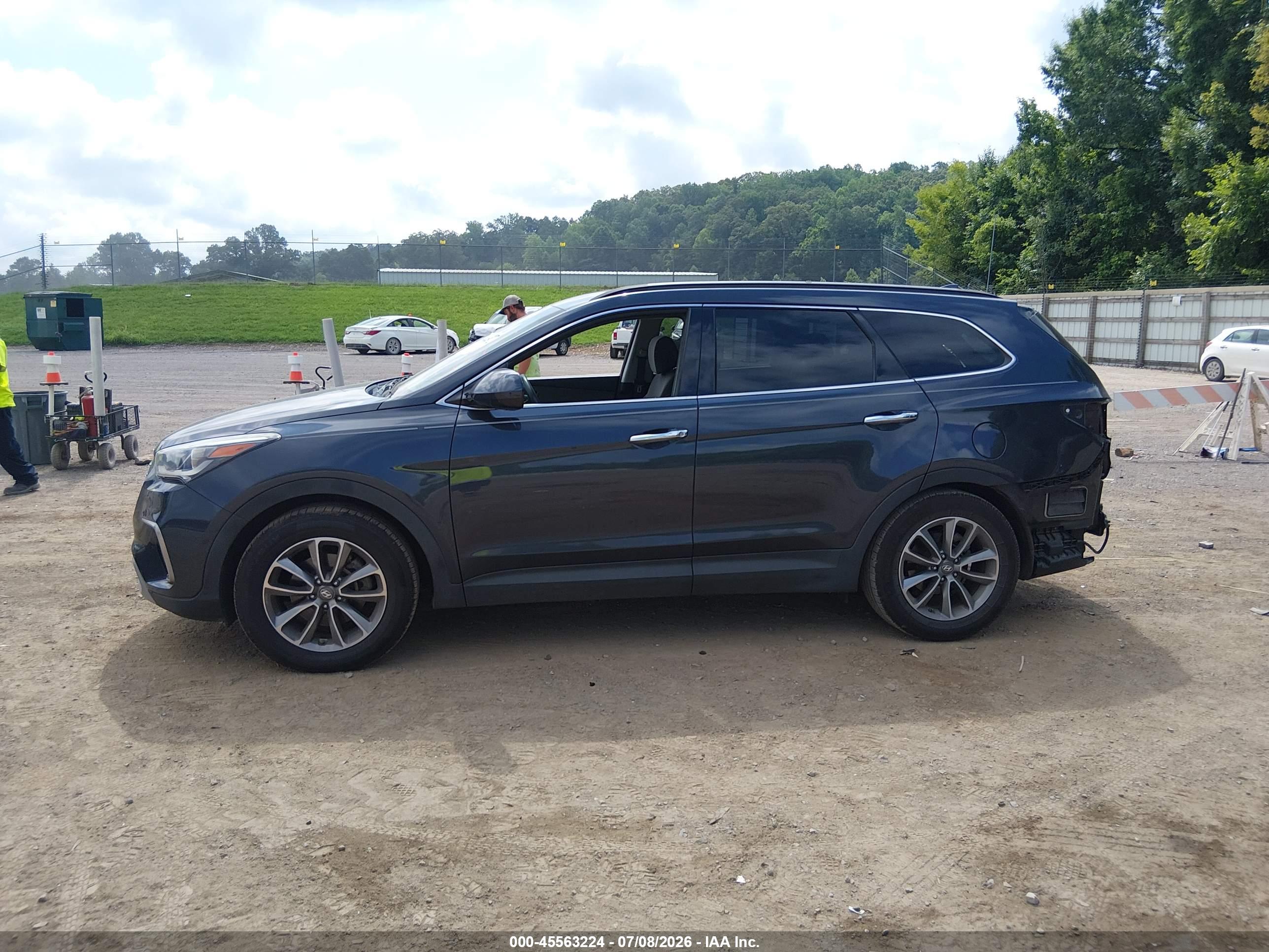 2018 HYUNDAI SANTA FE SE Base