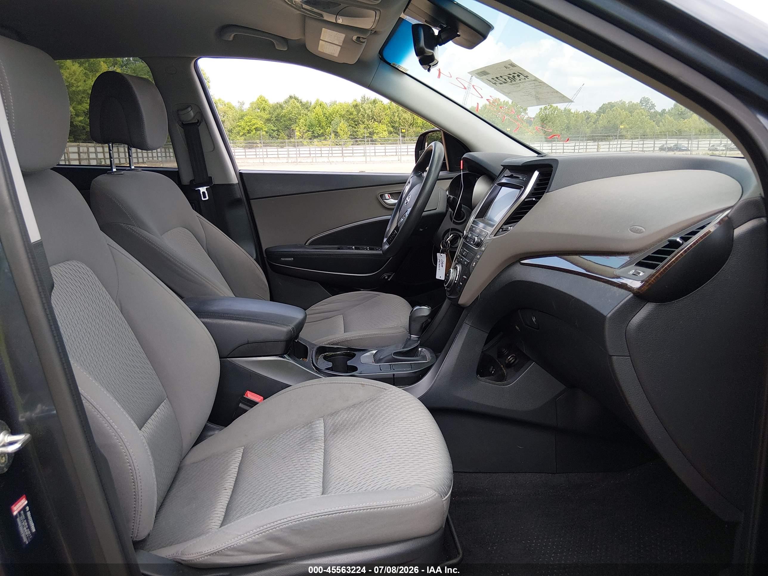 2018 HYUNDAI SANTA FE SE Base
