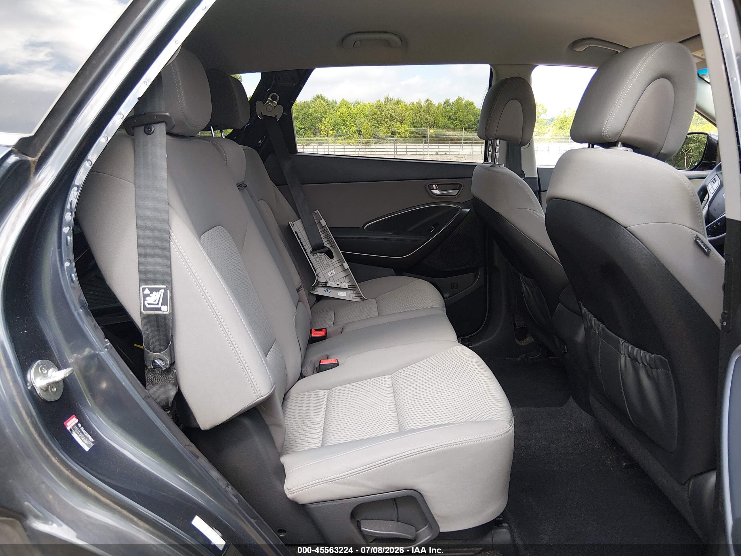 2018 HYUNDAI SANTA FE SE Base