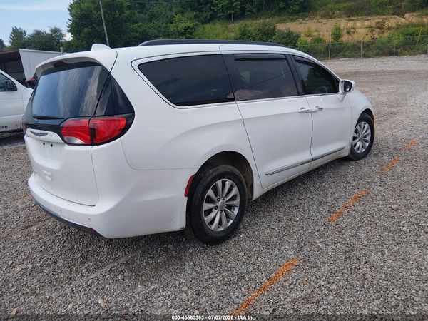 2017 CHRYSLER PACIFICA — I4