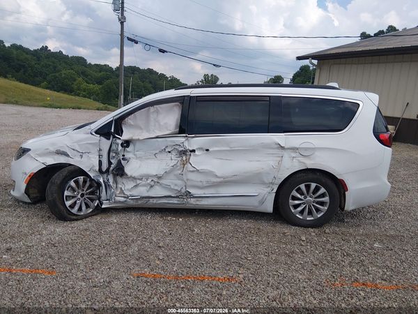 2017 CHRYSLER PACIFICA TOURING-L — I117